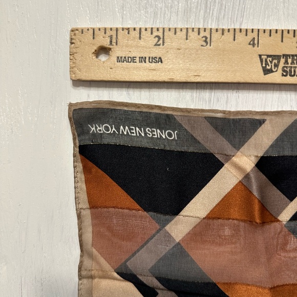 Jones New York Silk Scarf 20.5” Square Geometric Neutral Print Tan Black Browns - Picture 8 of 10